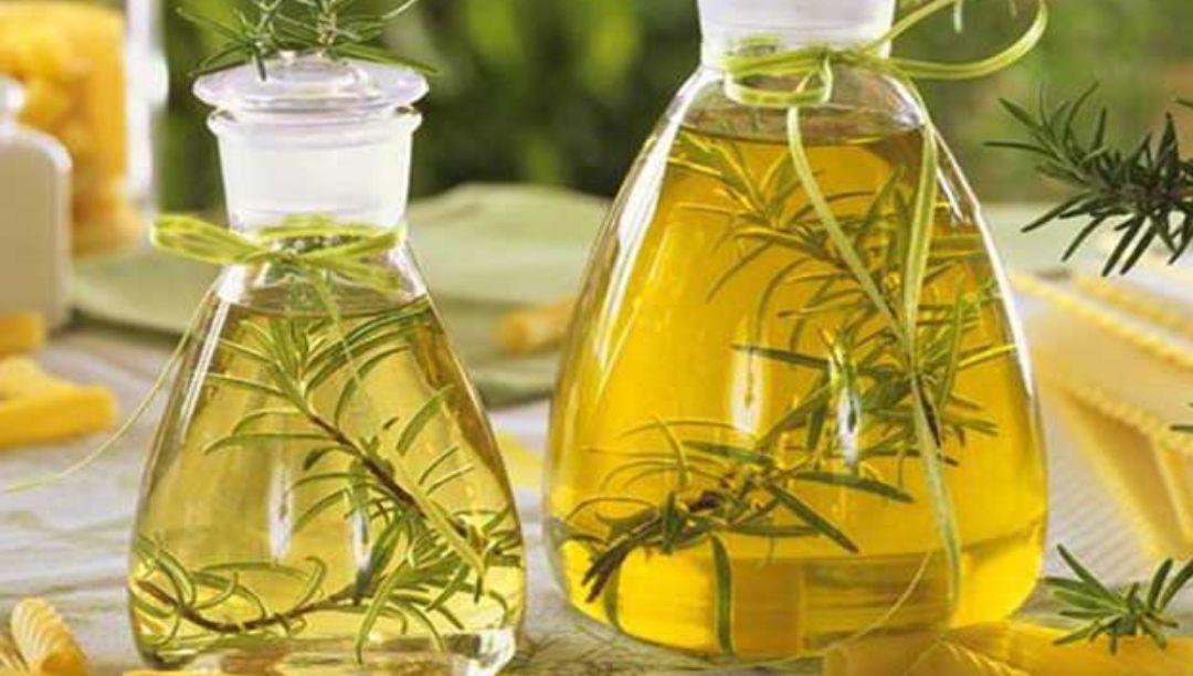 迷迭香精油：天然植物的多功能精华